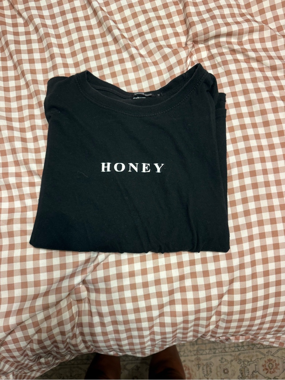 Boohoo Black 'Honey' Graphic Tee